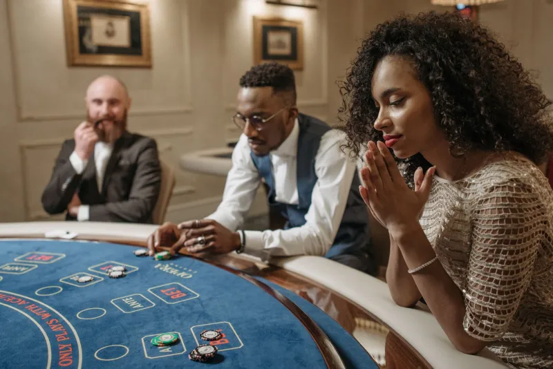 From the Ground Floor to the Crown: Navigating the Step Up to Premium Casino Play Without Losing Your Balance